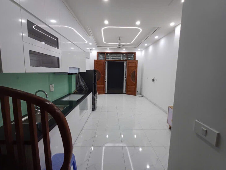 Bán nhà 5 tầng, thang máy, Lê Lợi, Trung tâm quận Hà Đông