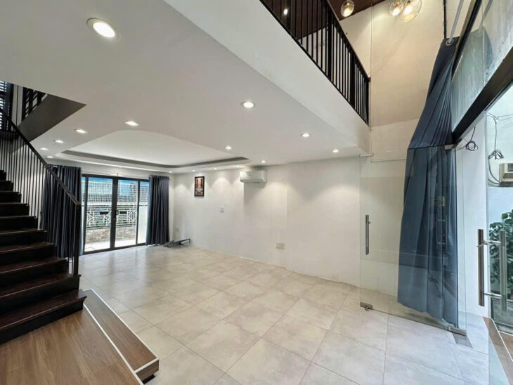 BÁN NHÀ CỰC ĐẸP PHÚ NHUẬN,SỔ HỒNG RIÊNG,2 MẶT TIỀN XE HƠI, DT 5,6x9m – GIÁ CHỈ 13,5 TỶ