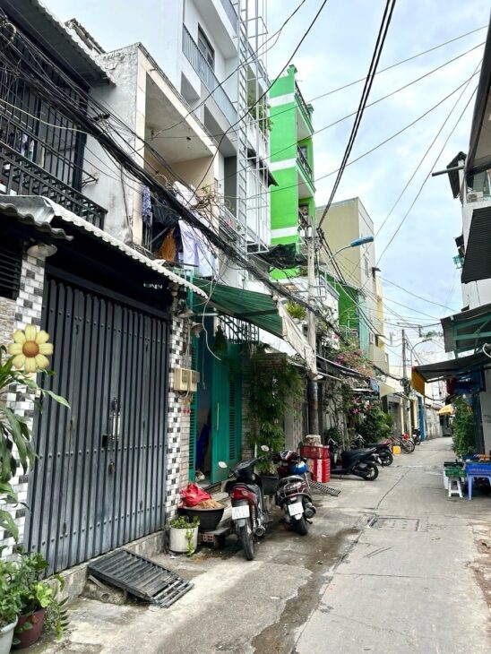 ĐƯỜNG ĐOÀN VĂN BƠ KINH DOANH ĐA NGÀNH NGHỀ – NHÀ HẺM THÔNG MÀ LÀ MẶT TIỀN- XE HƠI ĐẬU CỬA.