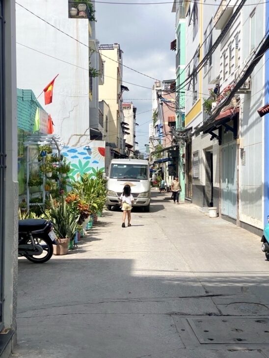 ĐƯỜNG ĐOÀN VĂN BƠ KINH DOANH ĐA NGÀNH NGHỀ – NHÀ HẺM THÔNG MÀ LÀ MẶT TIỀN- XE HƠI ĐẬU CỬA.