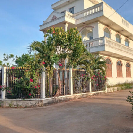 chủ cần bán căn nhà đẹp tọa lạc tại xã Hòa Long thành phố bà Rịa