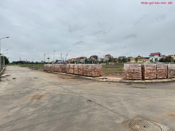 Bán lô đất đấu giá xã Hữu Văn, Chương Mỹ, HN. Đường nhựa, vỉa hè, 2 mặt thoáng trước sau.