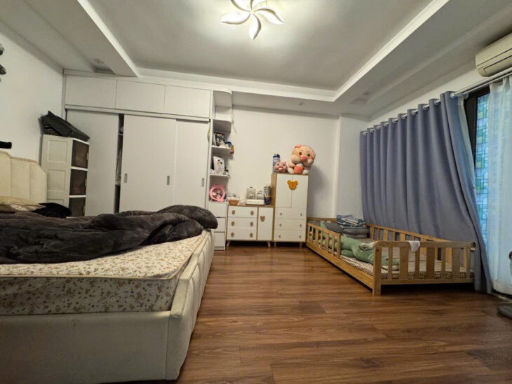 Bán nhà Hào Nam – 37m x 6 tầng lô góc 4 phòng ngủ rộng giá 7,5 tỷ