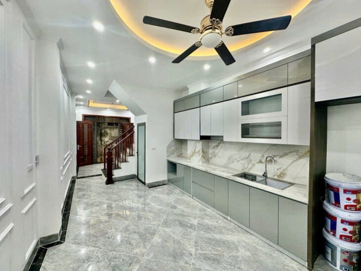 BÁN NHÀ PHAN ĐÌNH GIÓT 5 TẦNG — Ở LUÔN – 8.95 TỶ