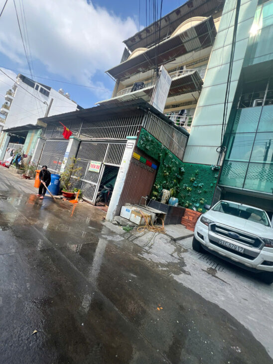 Bán nhà 1 trệt 3 lầu 10x40m giá 28 tỷ Đường 8m Phan Văn Hớn