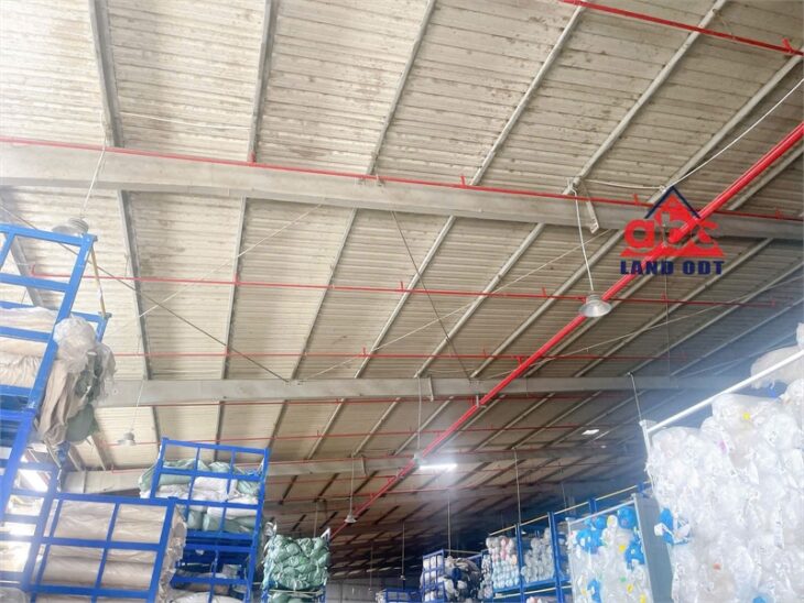 XT224 xưởng sản xuất phục vụ nhiều ngành nghề. khuôn viên dùng chung. có bể XLNT