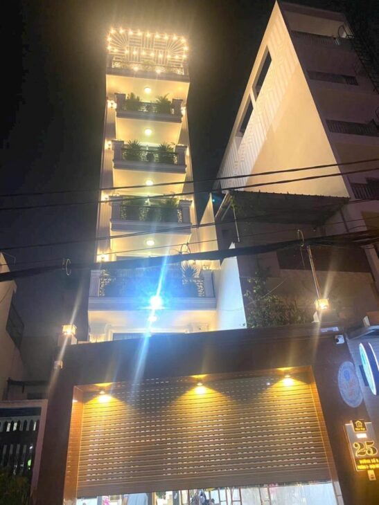 Siêu Phẩm nhà 7 Tầng có thang máy, Mặt Tiền KD Quận Gò Vấp, Full nội thất cao cấp.