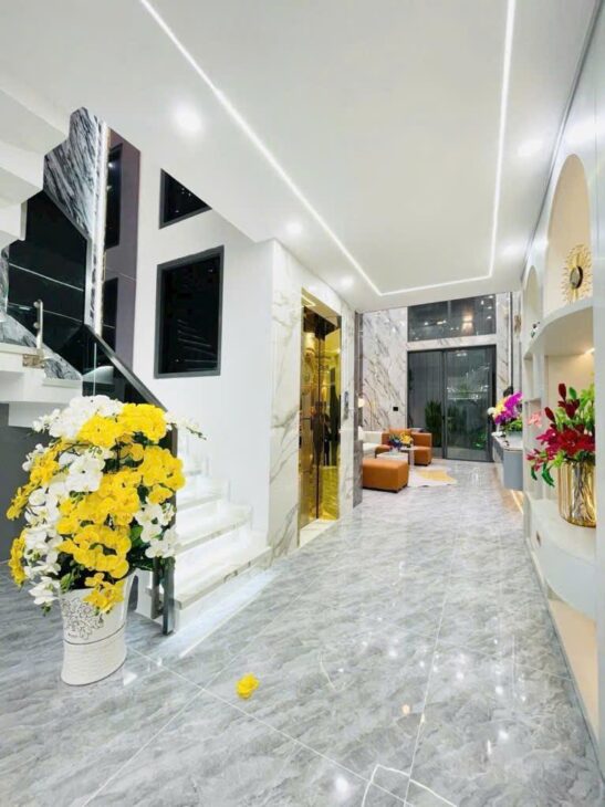 SIÊU PHẨM̉ 400m2 – 5 TẦNG – THIẾT KẾ HIỆN ĐẠI – THANG MÁY XỊN 650KG – FULL NỘI THẤT- SÁT MẶT