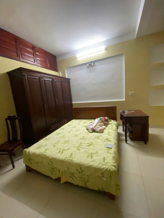 ???? Cho thuê nhà 3 tầng ở Kiểm Huệ, Ngay trung tâm tp.