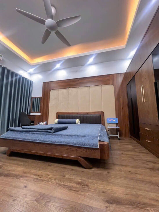 Bán nhà KIm Mã , Ba Đình , HN . DT 60M2 , 5T, MT 4.5M . Giá 15 tỷ