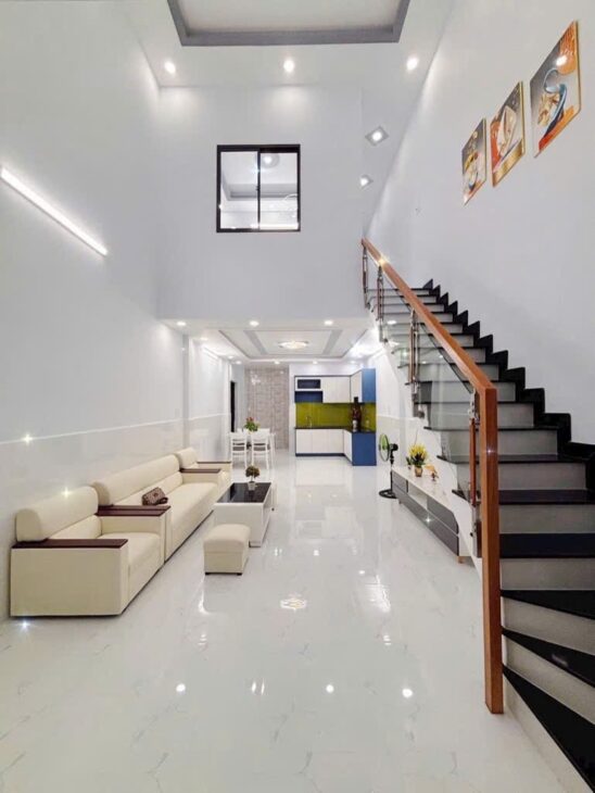 Bán gấp tỉnh lộ 10 nhà đẹp – lô góc 2 mặt thoáng – cách mặt tiền vài bước chân gấp