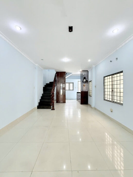 ???? NHÀ NỘI THẤT ĐẦY ĐỦ – NGAY CHỢ BÀ CHIỂU – HẺM XE HƠI KIA – SÁT MẶT TIỀN- 20m VUÔNG A4- 2 TẦNG