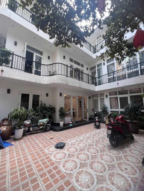 Bán Biệt Thự Siêu Hot , Tây Hồ , HN . DT 165m2 , 3T, MT 9m . Giá 48 tỷ .