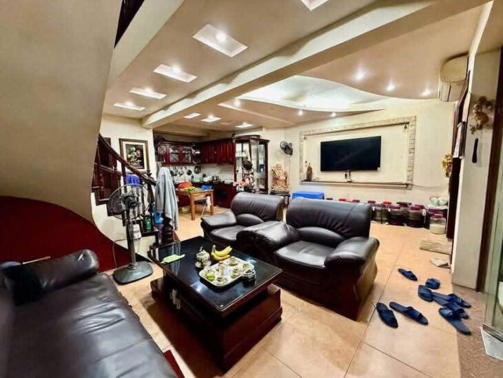 Bán nhà Trung Tâm Ba Đình . DT 76m2 ; 4T ; MT>7m ; Giá 18,5 tỷ