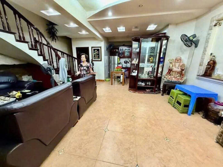 Bán nhà Trung Tâm Ba Đình . DT 76m2 ; 4T ; MT>7m ; Giá 18,5 tỷ