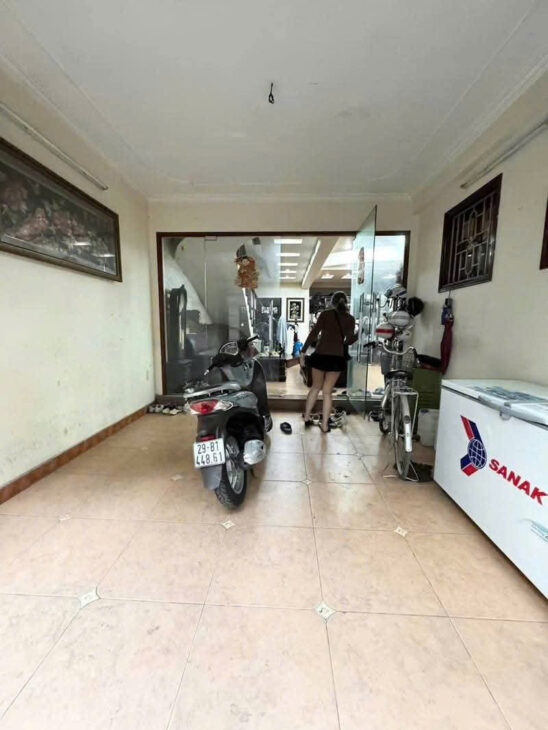 Bán nhà Trung Tâm Ba Đình . DT 76m2 ; 4T ; MT>7m ; Giá 18,5 tỷ