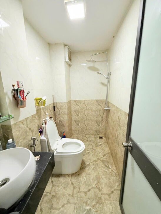 PHÂN LÔ VỈA HÈ VÕ CHÍ CÔNG – ÔTÔ TRÁNH, VÀO NHÀ – 6 TẦNG THANG MÁY – GIÁ 21 TỶ