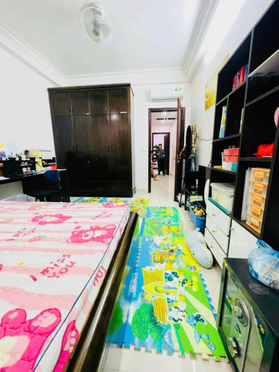 Bán nhà đẹp 50m2 4tầng mặt tiền 4m 8.8 Tỷ ôtô đỗ cổng phố Lạc Long Quân gần Hồ Tây