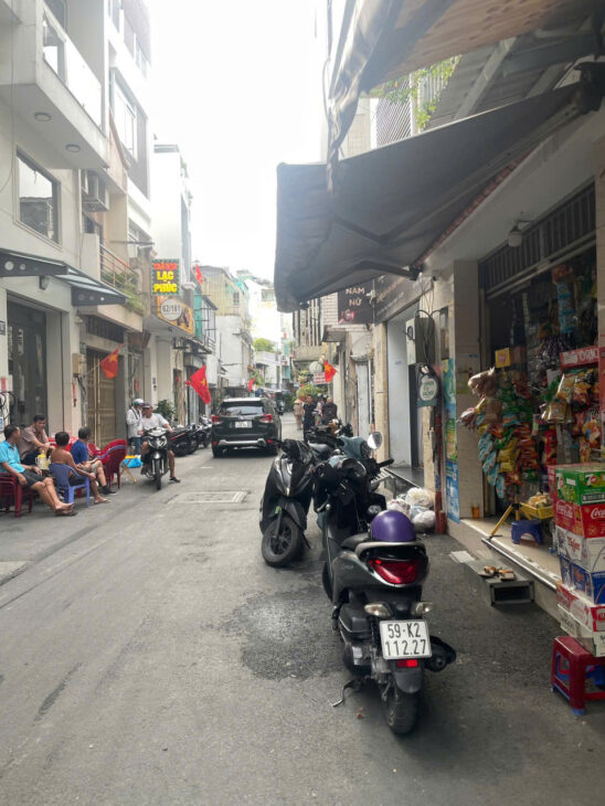 (SIÊU HIẾM) BÁN CĂN NHÀ CỰC RẺ ,TẠI P8,Q3, SỔ HỒNG RIÊNG,DT 4×19,5m,MẶT TIỀN KD,HẺM XE HƠI VI VU