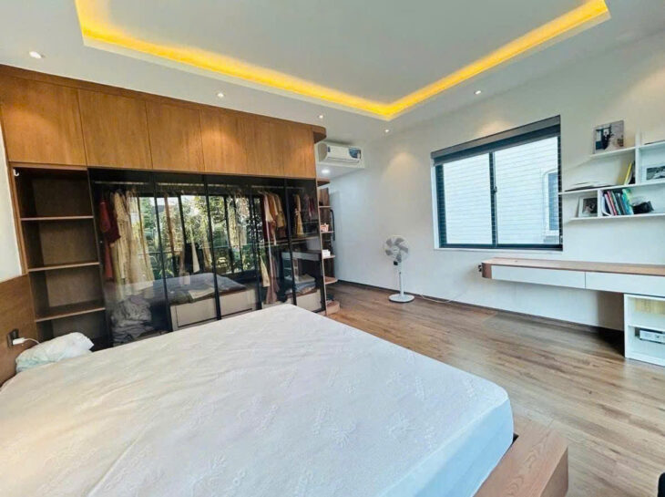 Bán nhà Hoàng Cầu, Trần Quang Diệu trước nhà ô tô tránh – Kinh doanh 60m x Mt 4,6M