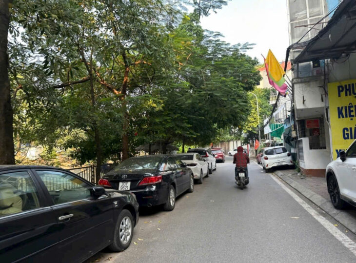 Bán đất Kim Đồng – Giáp Bát – mặt đường 2 ô tô tránh, mặt tiền 12m, 100m2 đất giá chỉ 225 triệu/m2