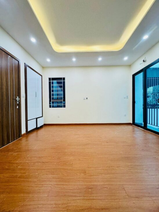 BÁN NHÀ LÔ GÓC NAM DƯ – NGÕ ÔTÔ TRÁNH, VÀO NHÀ – 6 TẦNG THANG MÁY – GIÁ 7 TỶ