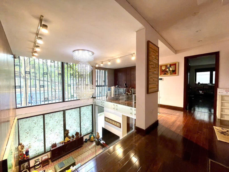 NHÀ VĨNH TUY 100M2 X 5 TẦNG – 28.5 TỶ – OTO NGỦ TRONG NHÀ – THANG MÁY – KINH DOANH SANG TRỌNG