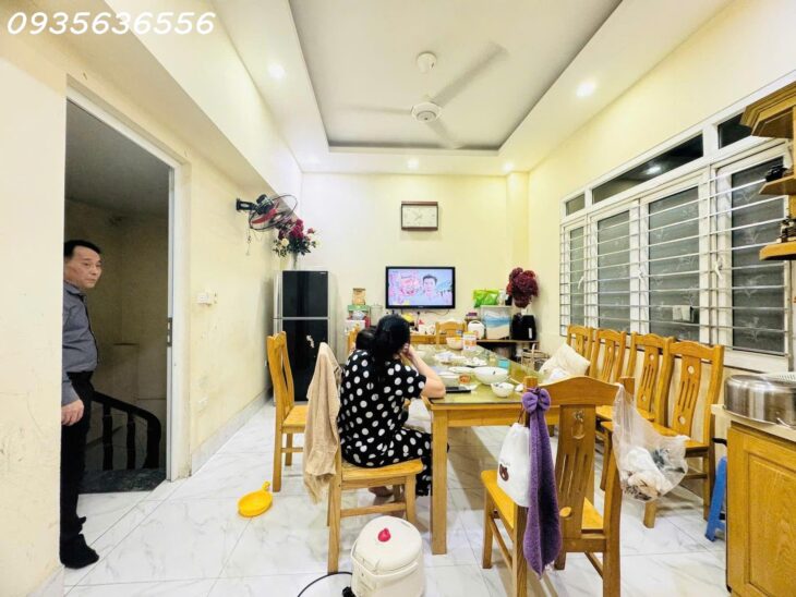BÁN NHÀ LÔ GÓC KINH DOANH –TRƯƠNG ĐỊNH – 38M² x 4 TẦNG – MT 5.2M – GIÁ 8.x TỶ