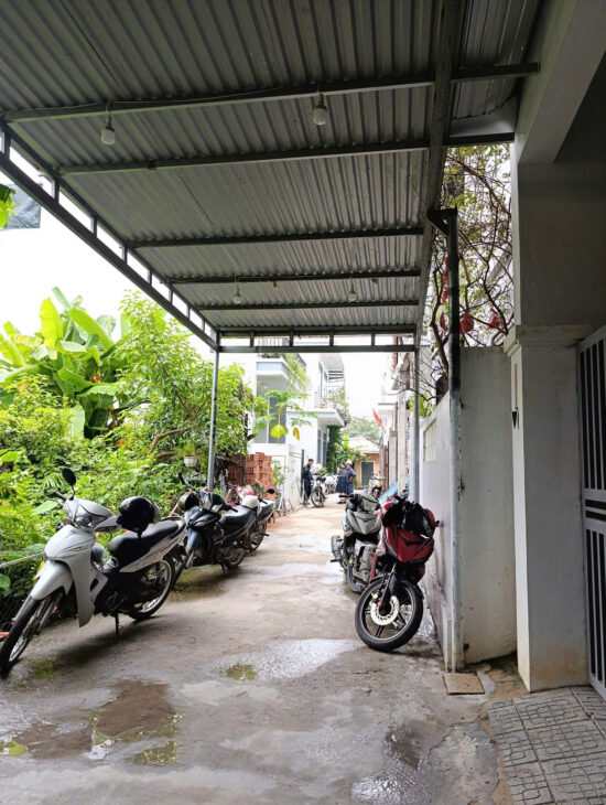 Bán nhà 2 tầng 2 mê kiệt ô tô Nguyễn Sinh Cung sát Siêu Thị Gia Lạc cách mặt tiền 30m