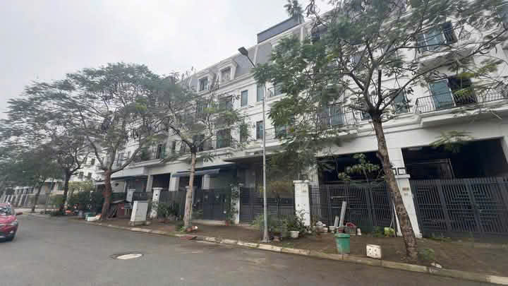 BÁN NHÀ PHÂN LÔ,Ô TÔ TRÁNH,VỈA HÈ- PHỐ SÀI ĐỒNG- 98M2*4 TẦNG, MT 6,5M- GIÁ 15,6 TỶ.