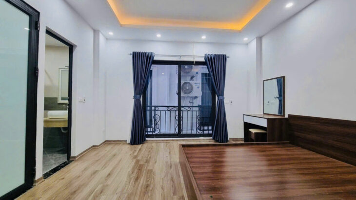 Bán nhà phố Vĩnh Tuy, 5 tầng xây mới, ngõ ô tô lùi cửa, 52m2, giá chỉ 8.7 tỷ