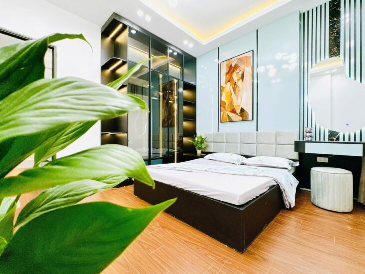 NHÀ MỚI ĐẸP ĐỘI CẤN – 50M RA ÔTÔ – 3 GÁC ĐỖ CỬA – GIÁ 6 TỶ