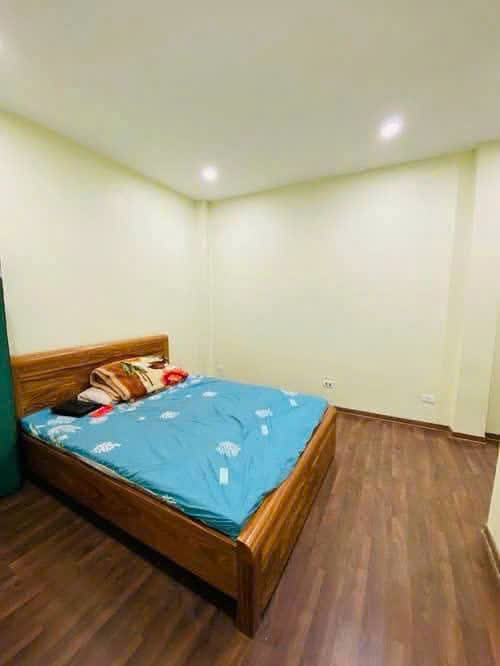 Bán nhà Ngọc Hà , Ba Đình , HN . DT 60M2 , 6Tầng , MT 4.5m . GIÁ 16 TỶ