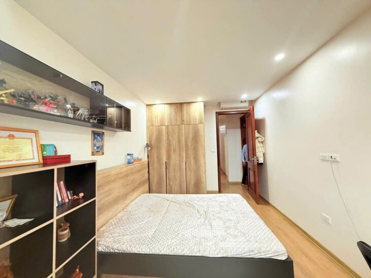 Bán nhà Ngõ Phố Ngọc Hà , Ba Đình, HN .DT 55M2, 5Tầng ,MT 5.5M . GIÁ 20 TỶ