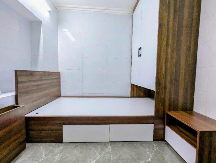 TẦNG 1 KINH DOANH/ Ở SIÊU ĐỈNH – 65m/ 2 Kiot bán hàng – 30m RA PHỐ KIM MÃ/ LA THÀNH – NGÕ OTO THÔNG