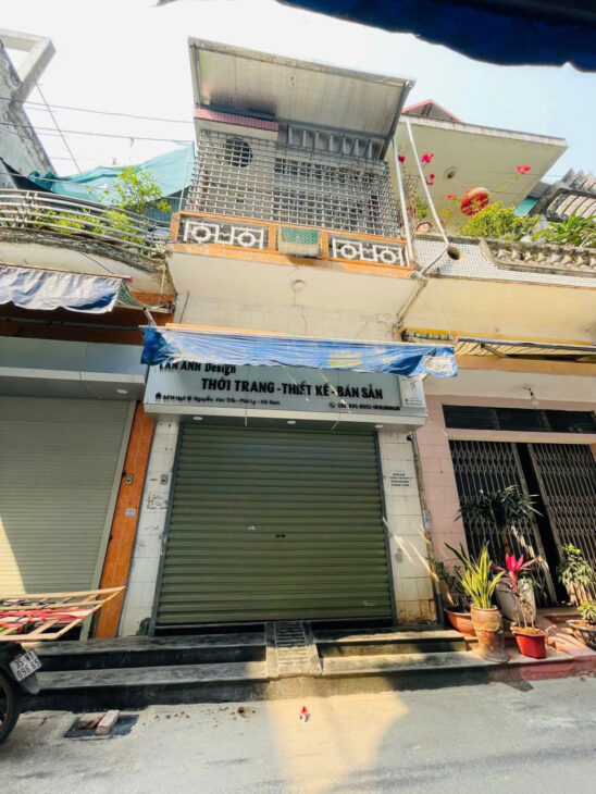 Chào bán căn nhà 3 tầng kinh doanh buôn bán được, ngay tại trung tâm TP Phủ Lý ngay gần cổng chợ
