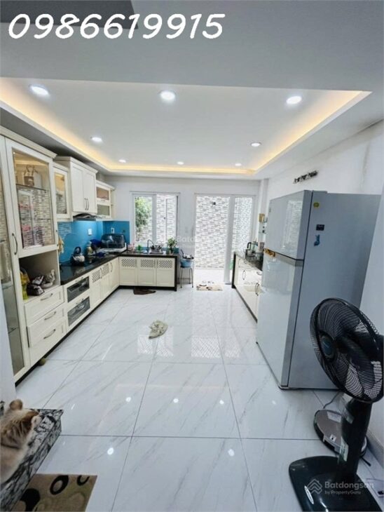 GẤP BÁN NHÀ Q7- NGUYỄN THỊ THẬP – DT KHỦNG 150m2 – Ô TÔ NGỦ NHÀ – NHỈNH 15 TỶ ( NGANG 5 M )