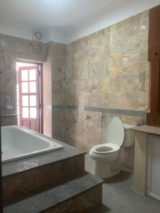 SIÊU PHẨM PHÂN LÔ GIÁP BÁT – 2 MẶT TIỀN – 2 VỈA HÈ ÔTÔ TRÁNH – GIÁ 16.5 TỶ