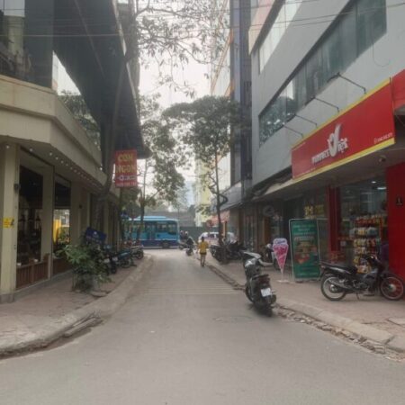 SIÊU PHẨM PHÂN LÔ GIÁP BÁT – 2 MẶT TIỀN – 2 VỈA HÈ ÔTÔ TRÁNH – GIÁ 16.5 TỶ