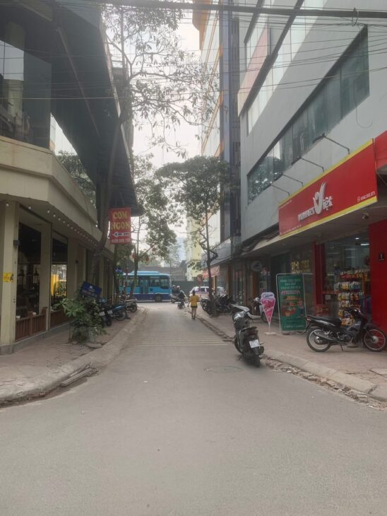 SIÊU PHẨM PHÂN LÔ GIÁP BÁT – 2 MẶT TIỀN – 2 VỈA HÈ ÔTÔ TRÁNH – GIÁ 16.5 TỶ