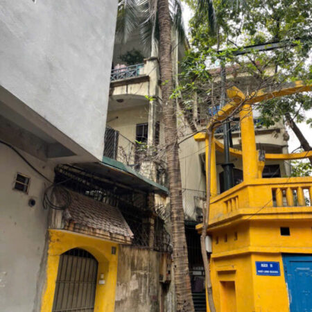 BIỆT THỰ GIỮ LÒNG THỦ ĐÔ, 3 TẦNG CHẮC CHẮN, MẶT TIỀN QUYỀN LỰC, NGÕ NÔNG TRƯỚC NHÀ RỘNG 6M, 40M RA