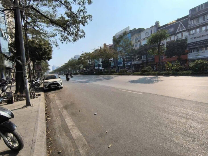 MẶT PHỐ XÃ ĐÀN NHỈNH 27 TỶ,48M2,MẶT PHỐ VÍP,VỈA HÈ ĐÁ BÓNG,KINH DOANH SẦM UẤT 2 MẶT ,CHO THUÊ