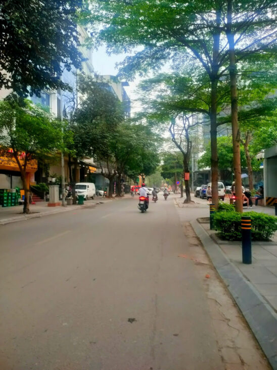 BÁN GẤP PHÂN LÔ TRUNG HÒA, VỈA HÈ, ÔTÔ TRÁNH, KINH DOANH, 54M² GIÁ 18 TỶ 450