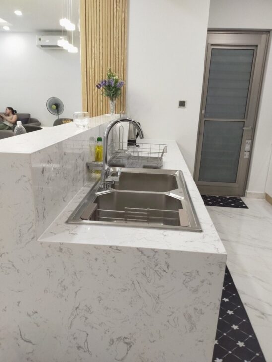 cho thuê căn midtown M5 PMH 2 pn giá 1100$