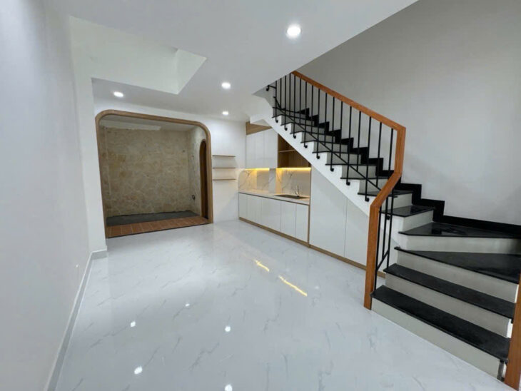 Giáp Mặt tiền 5 Tầng – 52m2 – 4PN 5 Tolet – $ 6,6 Tỷ , TK Hiện đại – Nở hậu