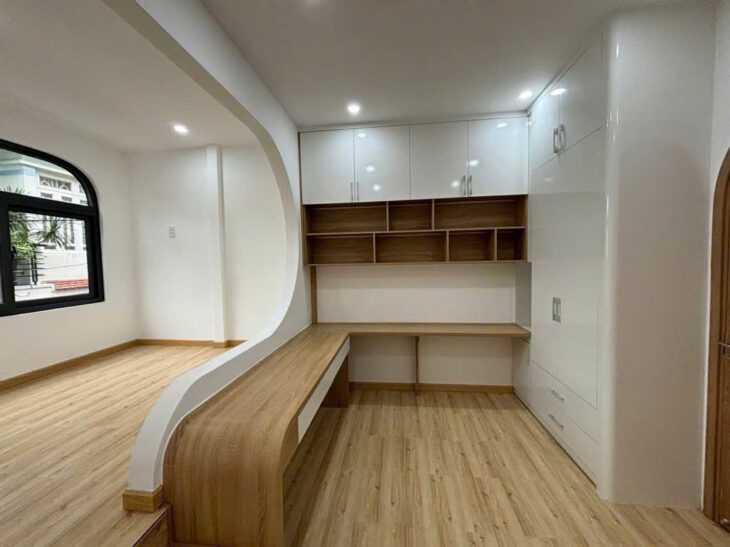 52m2 – 5 Tầng – 4PN 5 Tolet – $ 6,6 Tỷ , TK Hiện đại – Nở hậu – Sát HXH cách 20M ra MẶT TIỀN