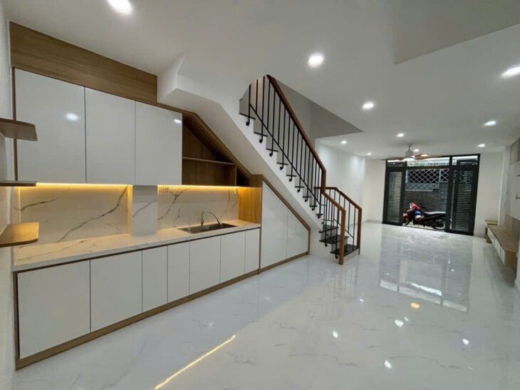 52m2 – 5 Tầng – 4PN 5 Tolet – $ 6,6 Tỷ , TK Hiện đại – Nở hậu – Sát HXH cách 20M ra MẶT TIỀN