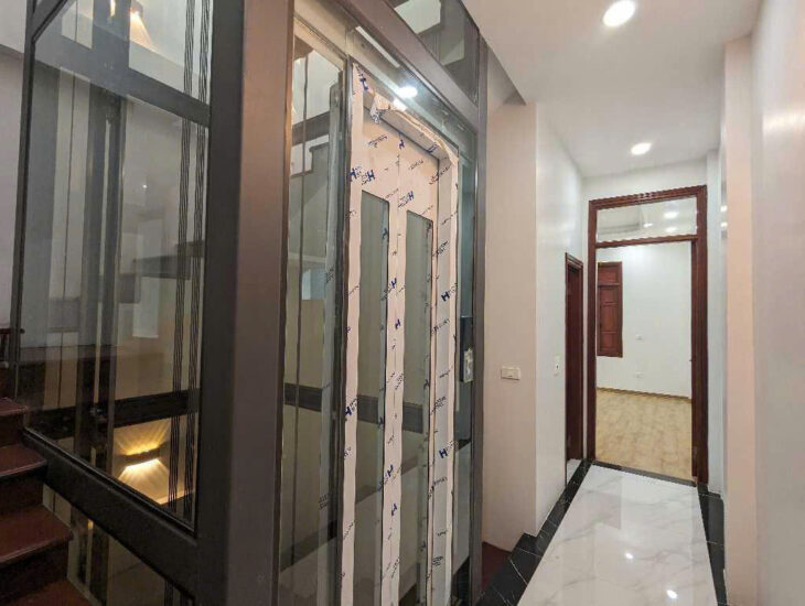 B.á.n N.h.à Hoàng Văn Thái – Toà nhà VP -View Đầm Hồng-Phân Lô – Ô Tô Tránh 65m-23.8T.ỷ