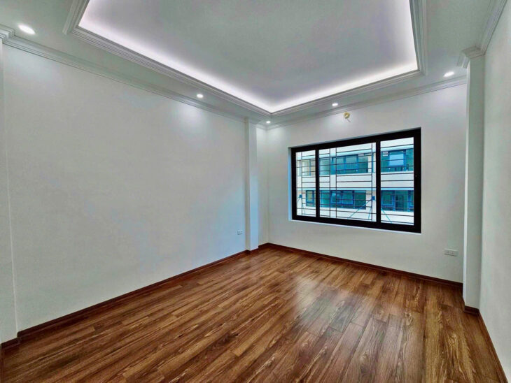 Bán nhà riêng tại Thanh Xuân, Cách RoyalCity vài bước chân, ngõ thông, gần ô tô, 5 tầng 40m2 giá