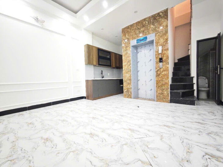 QUAN NHÂN-THANH XUÂN 32 M, 6 TẦNG, THANG MÁY NHẬP KHẨU, Ô TÔ ĐỖ CỬA, 30 RA Ô TÔ TRÁNH, NGÕ THẲNG